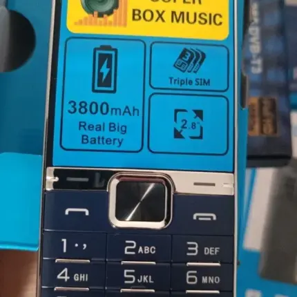 Mobilni telefon sa velikim ekranom, tasterima i srpskim menijem