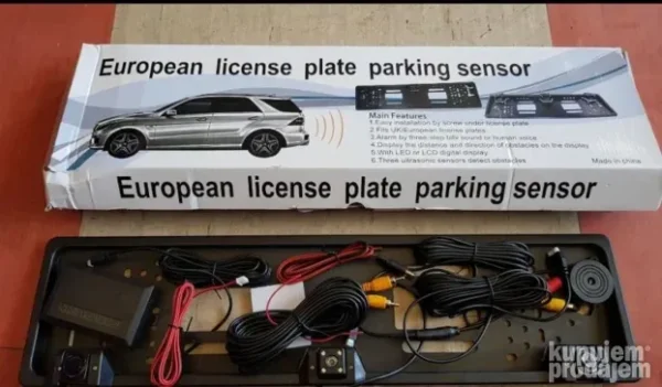 Parking senzori i rikverc kamera u ramu tablice