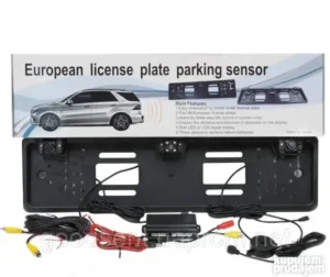 Parking senzori i rikverc kamera u ramu tablice