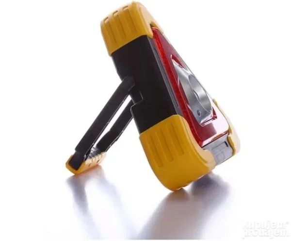 LED svetleći trougao za auto