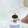 Leteci astronaut sa senzorom