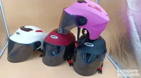 Atestirana kaciga za motor i skuter