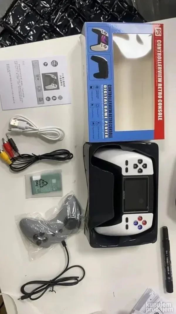 Retro konzola sa igricama i dzojstikom