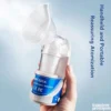 Prenosivi ultrazvučni inhalator sa maskom i posudom za tečnost, prikazan u beloj boji sa LED indikatorima.