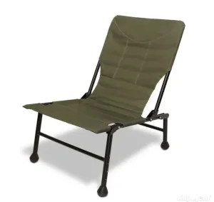 Sklopiva ribolovačka stolica tamnozelene boje sa podesivim nogarama, čvrstim čeličnim ramom i visokim naslonom.