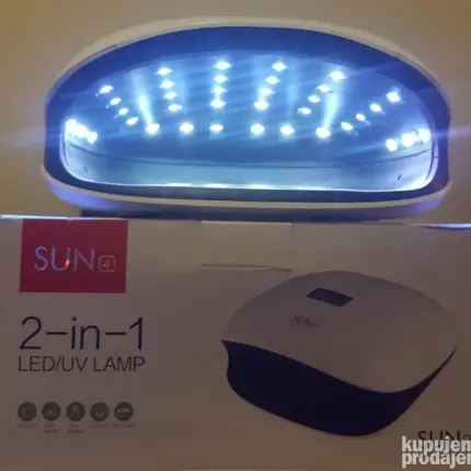 SUN 4 UV LED lampa sa ekranom i tajmerima, prikazana sa otvorom za ruku i LED diodama raspoređenim unutra.