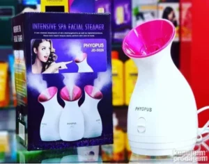 Aparat za parenje lica za kućnu upotrebu, namenjen dubinskom čišćenju pora i terapiji parom.