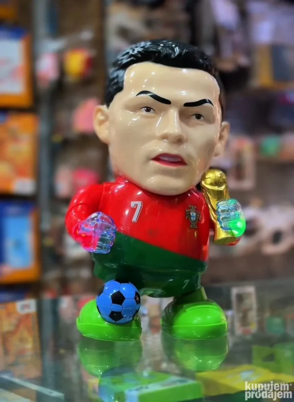 Kristijano Ronaldo akciona figura svira igra